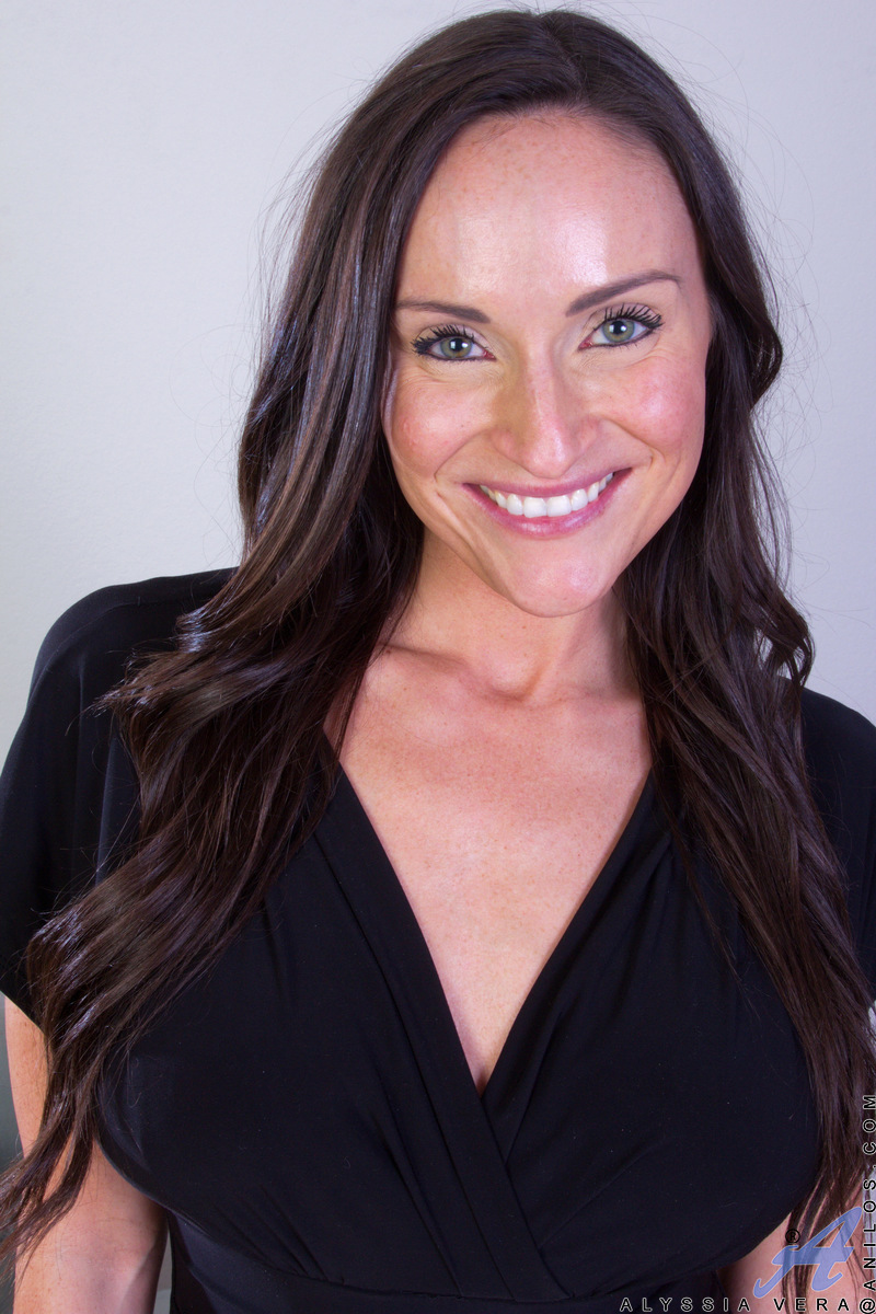 alyssia_vera_s2-002.jpg