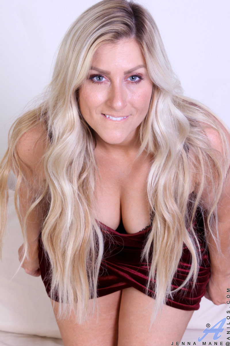 Preview photo for Blonde And Busty